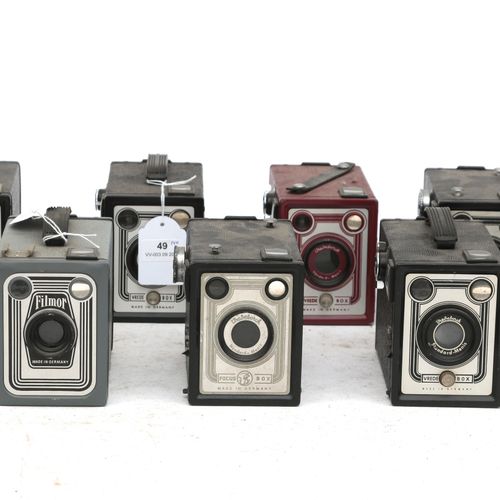 Null (14) Vredeborch-Box-Kameras. Peace Box, (4) Filmor, darunter eine graue, St&hellip;