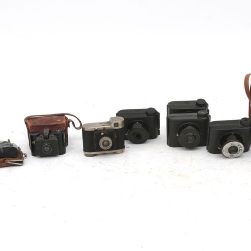 Null (9) Diverse small camera's. Sida (broken), (5) Edbar: VP Twin en een Elop: &hellip;