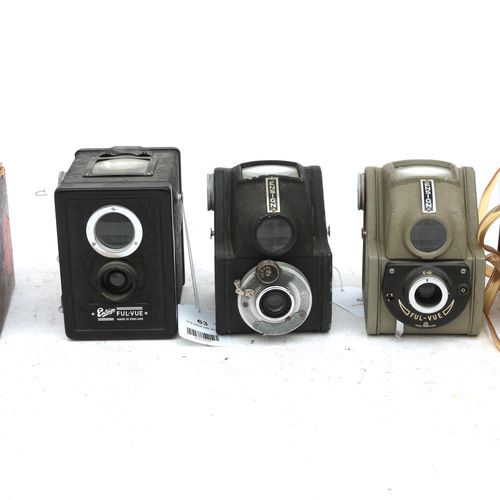 Null (4) 霍顿：Ensign Ful-Vue II相机和Ful-Vue箱式相机。大多数是黑色的，但也有绿色和红色的。包括盒子里的闪光灯。