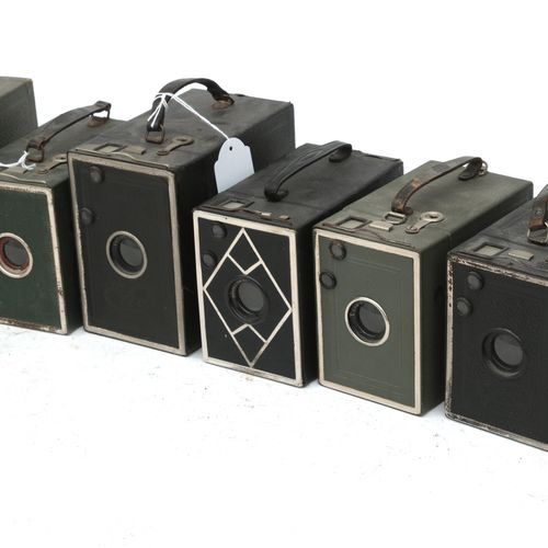Null (10) 箱式摄像机，特别是Eho。不同的尺寸和颜色，Wo.红色、绿色和汽油。