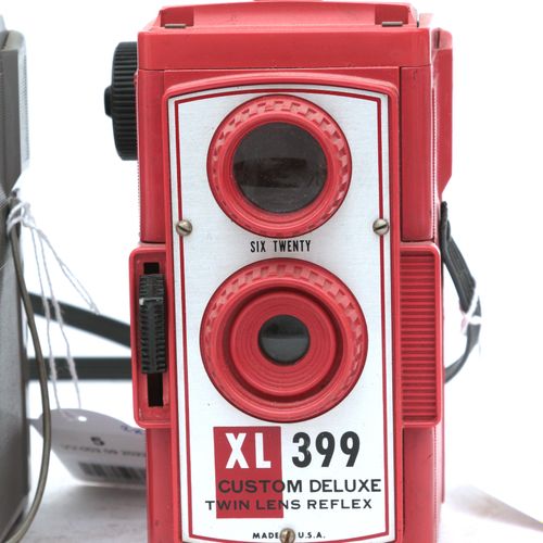 Null (2) Imperial Two-Eye Camera's. An XL399 Custom Deluxe Twin Lens Reflex (red&hellip;