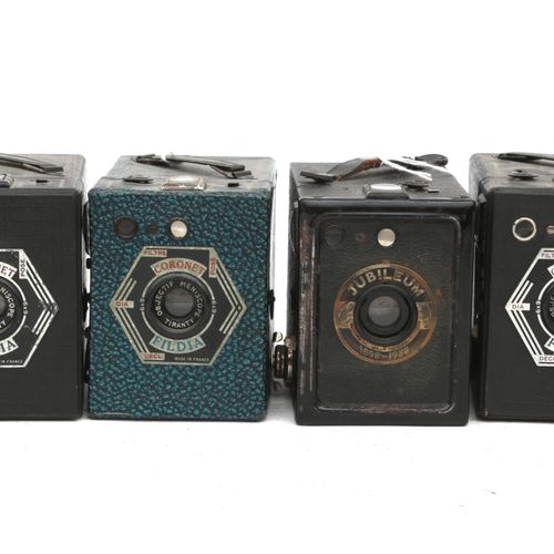 Null (12)Coronet盒式相机，包括7台Coronet Fildia，以不同颜色发行。灰色和蓝色斑纹的大理石和条纹。20世纪中期。