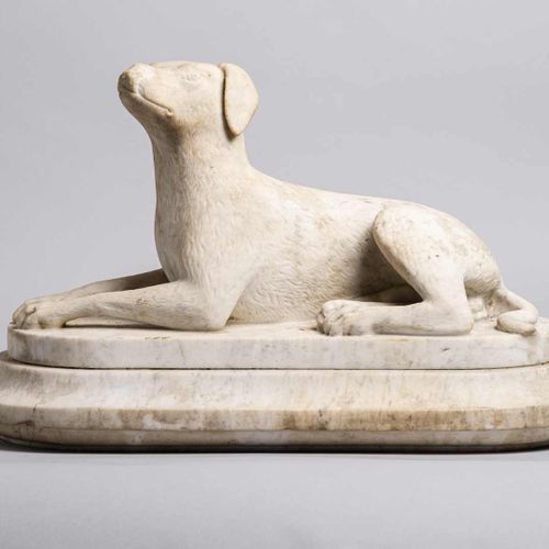 Null 280. Sculpture d’après l ‘antique, Italie, XIXe siècle,Chien couché en marb&hellip;