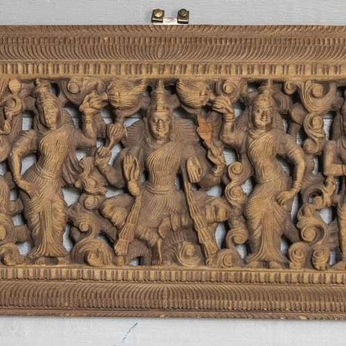 Null 318. Traverse en bois sculpté ajouré, Inde, XIXe siècle,Le décor ajouré de &hellip;