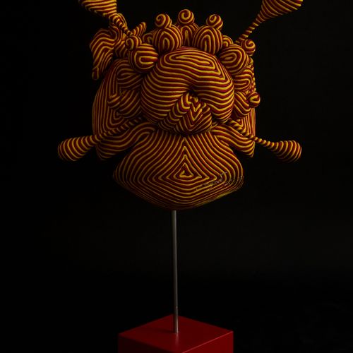 Mozart Guerra (né en 1962) Geisha•••Sculpture Cordes de nylon, socle en bois laq&hellip;