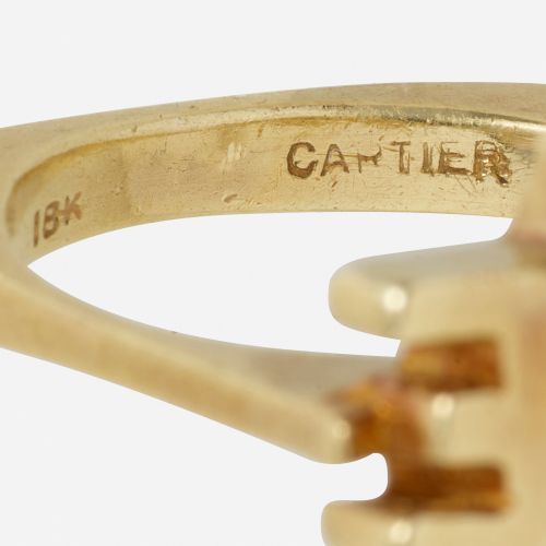 Cartier Cartier 'LOVE' bague en or Conçu pour lire 'LOVE', à la bande angulaire &hellip;