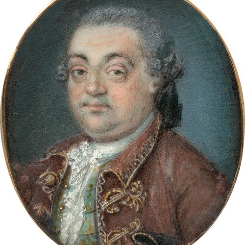 Französisch 约1760/1770.男子的微型画像，他戴着灰色的粉色假发和黑色的假发袋，穿着金色刺绣的旧粉色外套和绿色马甲，带着白色的花边小帽，左臂下&hellip;
