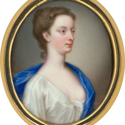 Zincke, Christian Friedrich 曼彻斯特公爵夫人伊莎贝拉的半身肖像，身着低胸白裙和蓝色披风。铜上的珐琅。4,4 x 3,6厘米（椭圆）。&hellip;