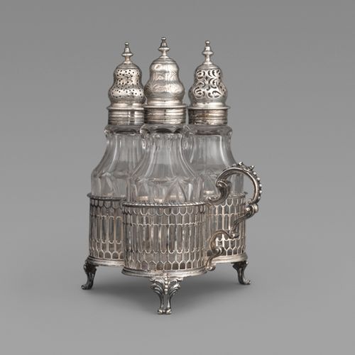 Menage George III, Sterling Silber Menage Set mit drei Kristall-Flaschen von Tho&hellip;