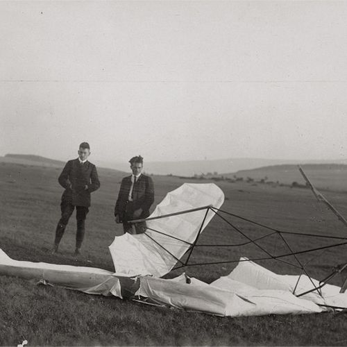 Aviation Premières tentatives de glisse. 1920s-1960s. Environ 66 tirages ferroty&hellip;