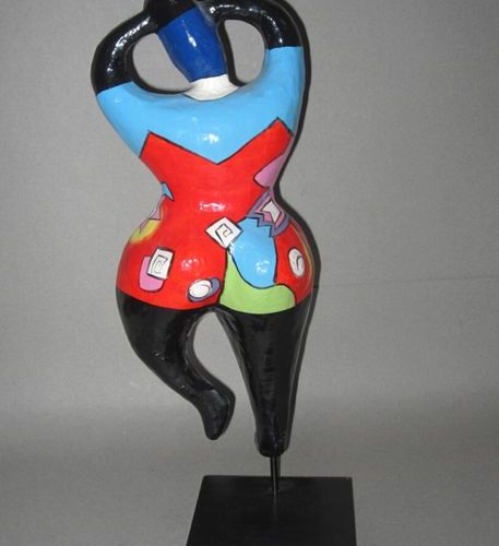 Null DÉESSE (1954)
"hommage à Niki de saint Phalle"
sculpture en papier maché
38&hellip;