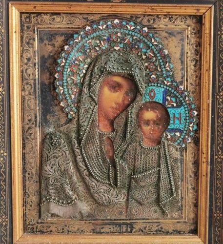 Null ICON。基督的祝福和温柔的圣母。 银色里扎和景泰蓝珐琅的板面油画一对，可能是后来的框架。圣彼得堡 ? 框架：高度：28，宽度：23.5厘米。