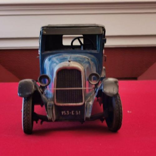 Null Toy Citroën, blue saloon car C6. License plate 153E51. Height 16.5 cm, Leng&hellip;