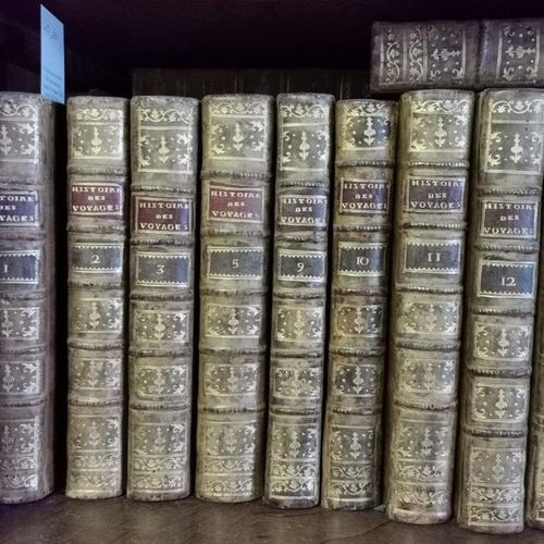 Null Ensemble de 46 volumes in-8 - (La Harpe) : Abrégé de l’histoire générale de&hellip;