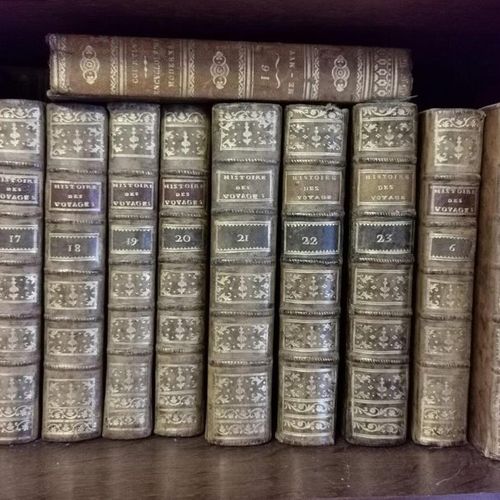 Null Ensemble de 46 volumes in-8 - (La Harpe) : Abrégé de l’histoire générale de&hellip;
