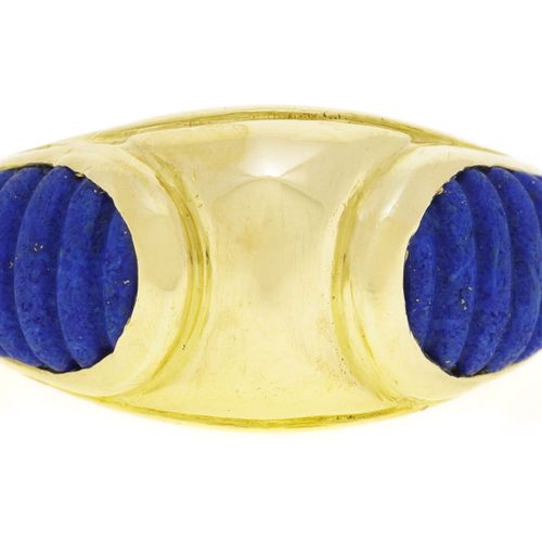 Null Mellerio dits Meller, bague or 750 ornée de lapis-lazuli rainuré, signée, n&hellip;