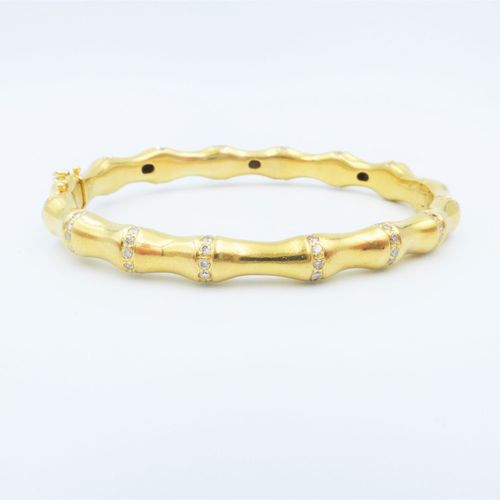 Null Bracelet bambou rigide or 750 serti de diamants taille brillant, circ. 16 c&hellip;