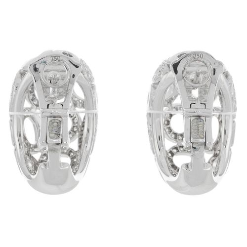 Null Paire de clips d'oreilles bombés or gris 750 ajouré sertis de diamants tail&hellip;