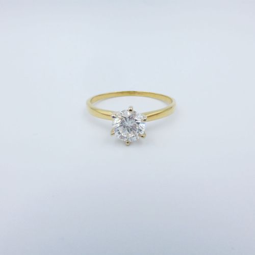 Null Solitaire or 750 serti d'un diamant taille brillant de 1.02 carat, doigt 64&hellip;