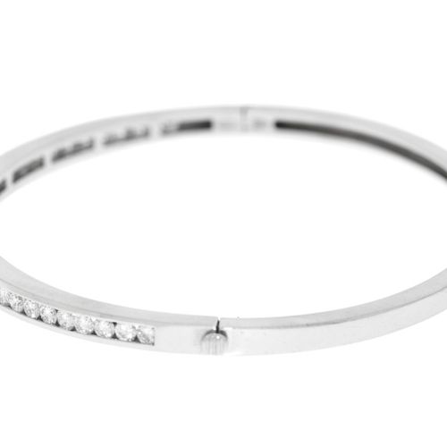 Null Bracelet rigide or gris 750 serti de diamants taille brillant, circ. 18 cm,&hellip;