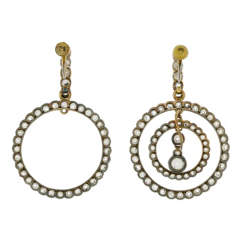 Null Paire de pendants d'oreilles or et argent formant des cercles concentriques&hellip;
