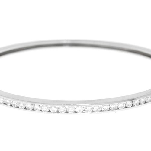 Null Bracelet rigide or gris 750 serti de diamants taille brillant, circ. 18 cm,&hellip;