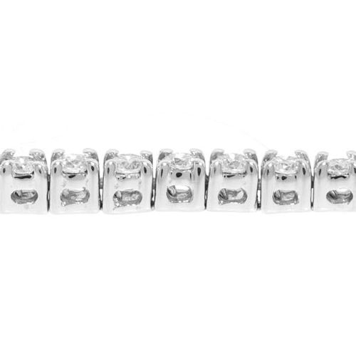 Null Bracelet rivière or gris 750 serti de diamants taille brillant, long.17.2 c&hellip;