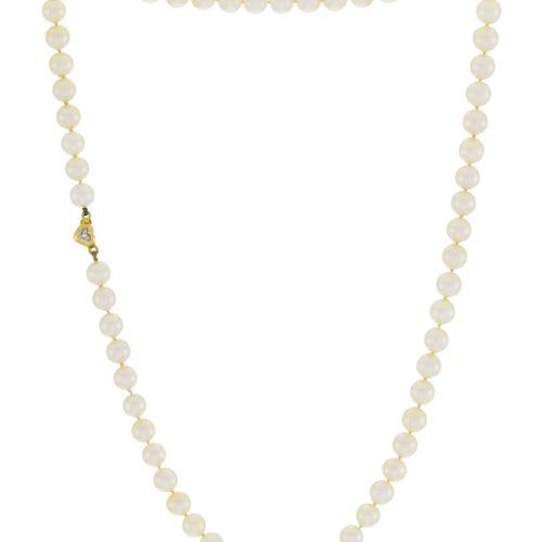 Null Collier 1 rang de perles de culture blanches, fermoir c'ur en or 750 serti &hellip;