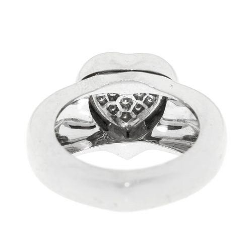 Null Piaget, bague c'ur or gris 750 sertie de diamants taille brillant, signée, &hellip;