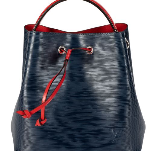 Null Louis Vuitton, sac Noé PM en cuir épi bleu marine et rouge, 2 bandoulières &hellip;