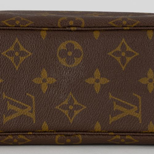 Null Louis Vuitton, trousse de toilette en toile enduite Monogram, intérieur en &hellip;