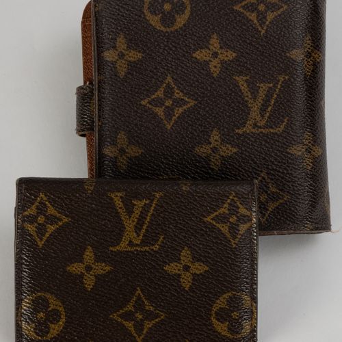 Null Louis Vuitton, 1 portefeuille et 1 porte-monnaie en toile enduite Monogram,&hellip;