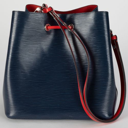 Null Louis Vuitton, sac Noé PM en cuir épi bleu marine et rouge, 2 bandoulières &hellip;