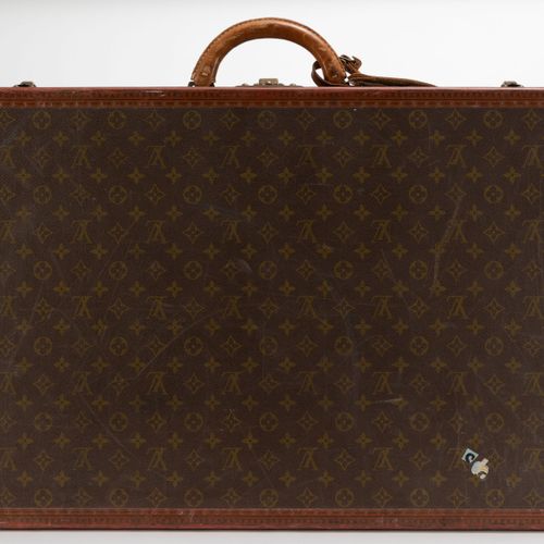 Null Louis Vuitton, valise rigide Bisten 70 en toile enduite Monogram, années 19&hellip;