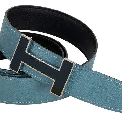 Null Hermès, boucle H allongé en métal palladié et émail bleu nuit, ceinture en &hellip;