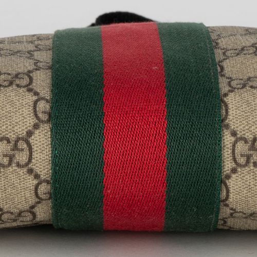 Null Gucci, sac Web GG Supreme Messenger en toile enduite avec ruban vert/rouge/&hellip;