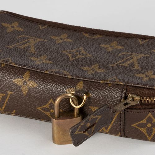 Null Louis Vuitton, pochette Bijoux en toile enduite Monogram, cadenas avec 2 cl&hellip;