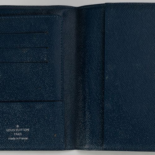 Null Louis Vuitton, porte-passeport et cartes en toile enduite damier gris anthr&hellip;