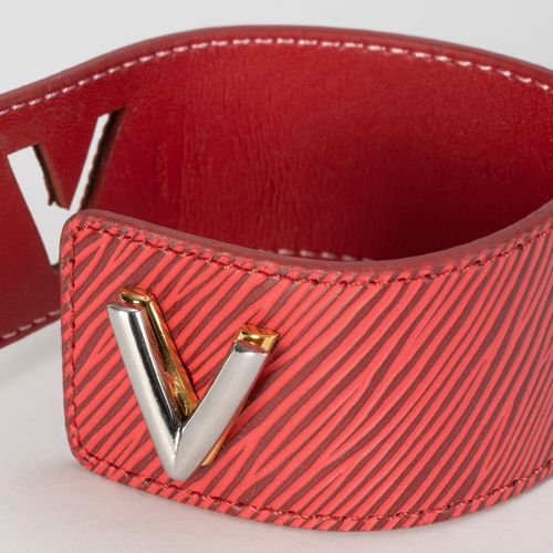Null Louis Vuitton, bracelet Essential V en cuir épi rouge, PM diam. 6 cm