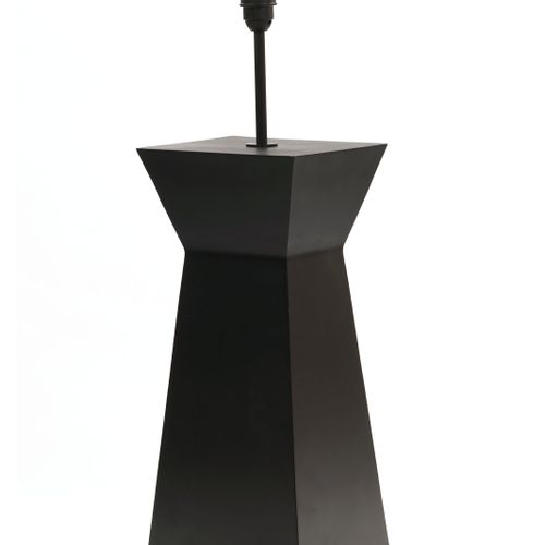 Null Lampe de sol, XXIe s., en métal teinté noir, h. 75 cm