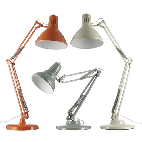 Null Ensemble de 3 lampes de bureau par la maison Luxo, circa 1970, bras articul&hellip;