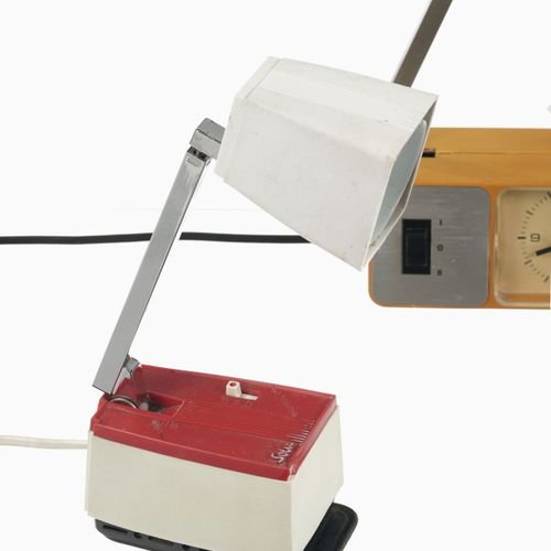 Null 3 Solis-Schreibtischlampen, um 1980, aus weißem, rotem und gelbem Kunststof&hellip;