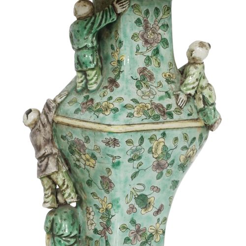 Null Paire de lampes, en porcelaine de Chine de style Kangxi, probablement XIXe &hellip;