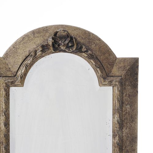 Null Paire de miroirs, XXe s., en bois doré, glaces biseautées, 67x41 cm