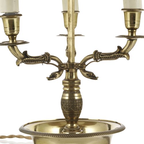 Null Lampe bouillotte de style Restauration, XIXe s., en bronze doré à décor de &hellip;