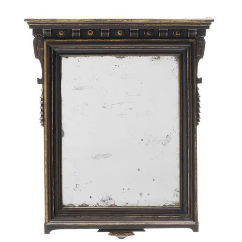 Null Miroir, XIXe s., cadre à décor de rechampis dorés, fronton formant corniche&hellip;
