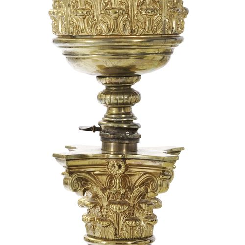 Null Lampe de parquet, XXe s., en laiton, fût en forme de colonne cannelée à cha&hellip;