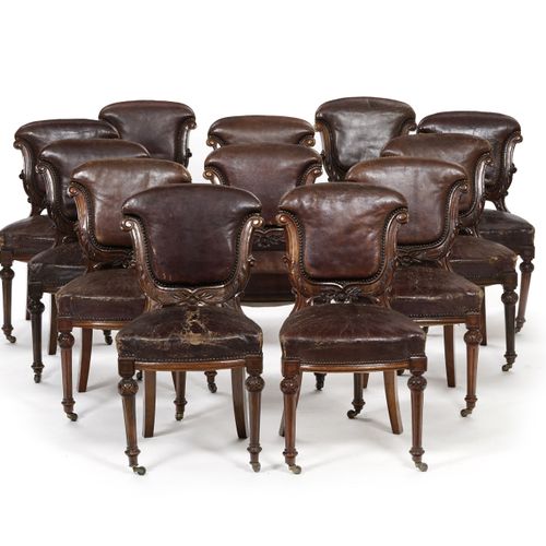Null 
Suite of 12 Victorian chairs,in natural wood carved with acanthus leaves a&hellip;
