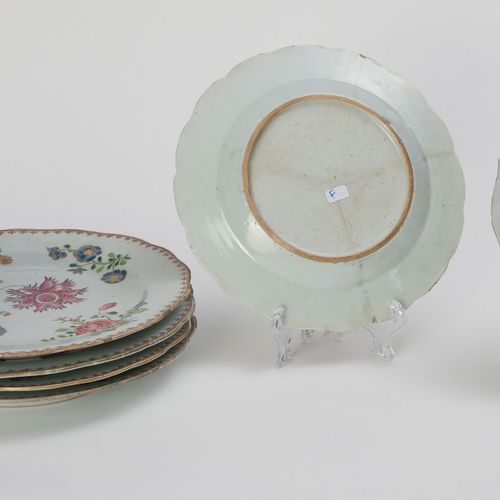 Null A collection of 3 lobed famille rose dishes, China, 18th century, 26 cm dia&hellip;