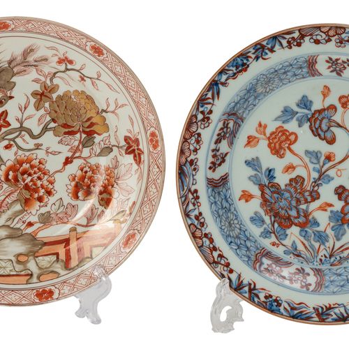Null 2 assiettes en porcelaine, Chine, dynastie Qing, une au décor bleu, rouge e&hellip;